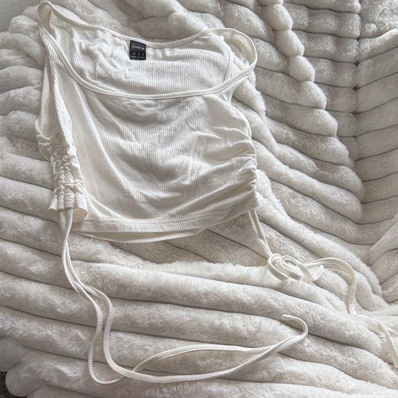 Bundle: 3 Black and White Ribbed Crop Tops - Picture 4 of 7